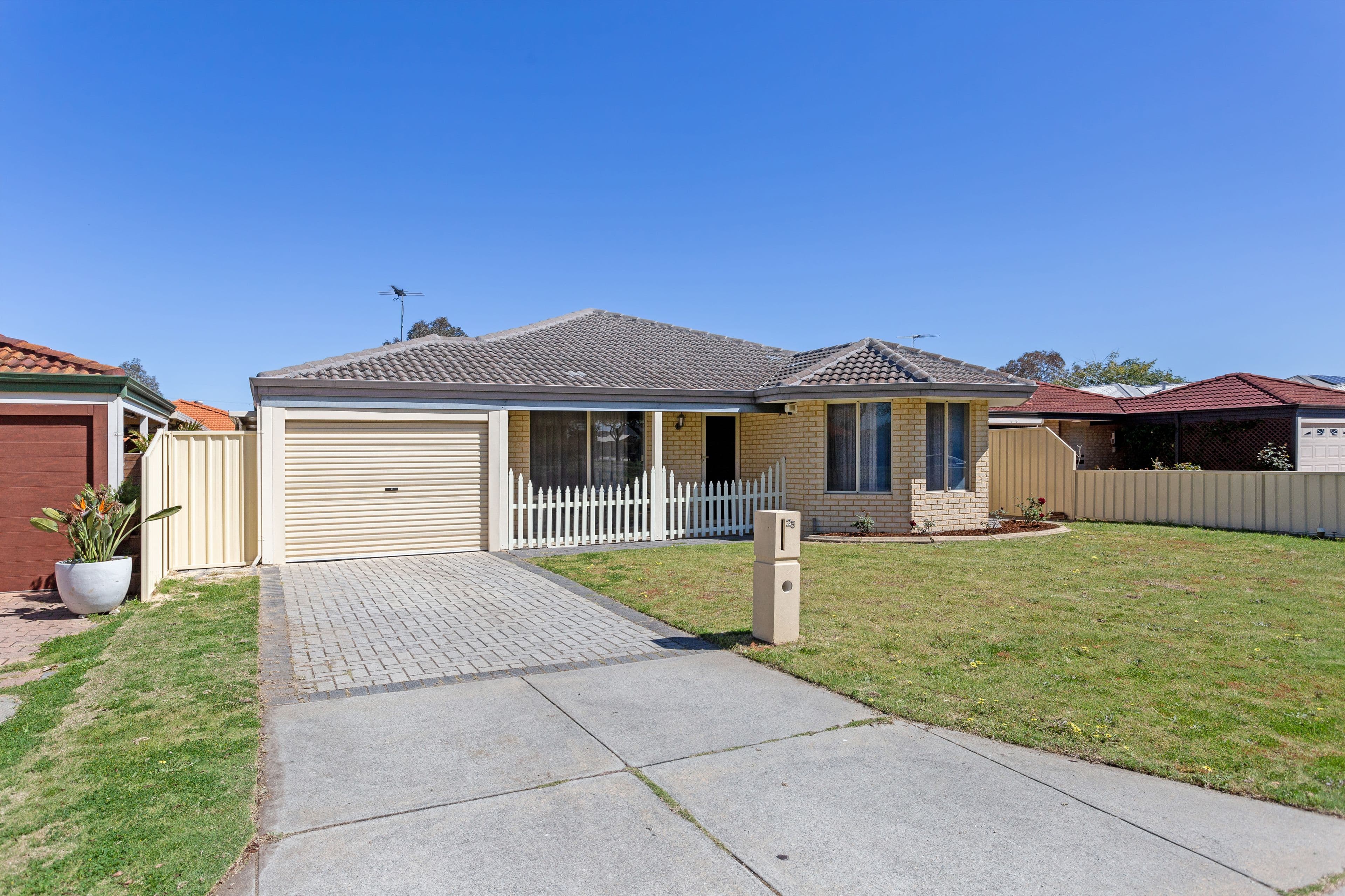 25 Grenache Crescent, Caversham WA 6055, Caversham - Thumbnail 2