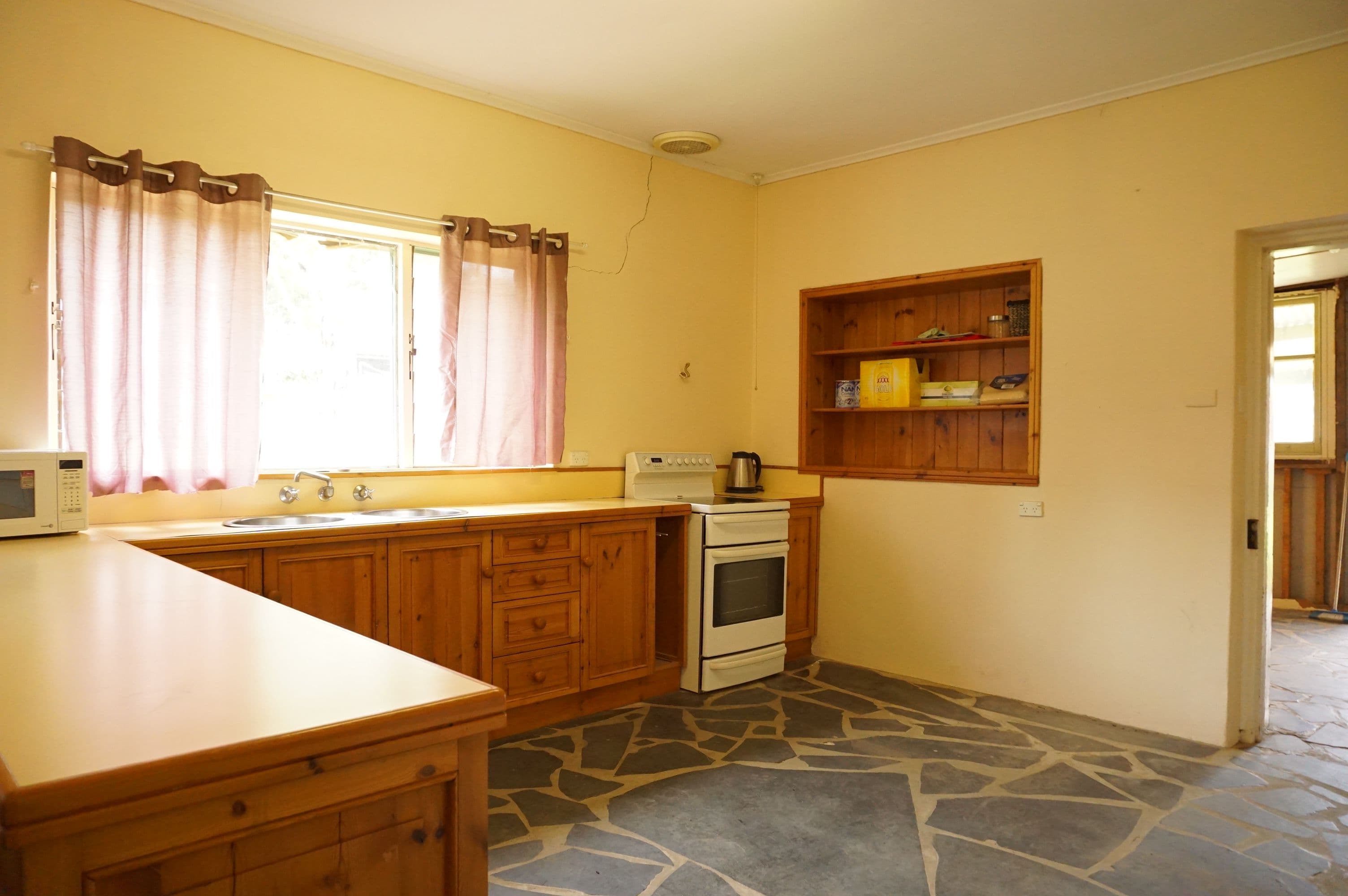 34 Main North Road, Clare SA 5453, Clare - Thumbnail 2