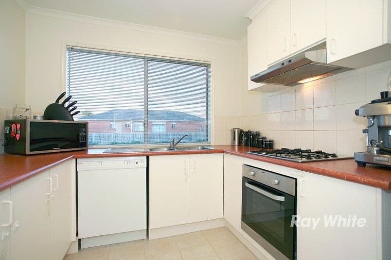 9 Charlotte Place, CRANBOURNE WEST VIC 3977, Cranbourne West - Thumbnail 4