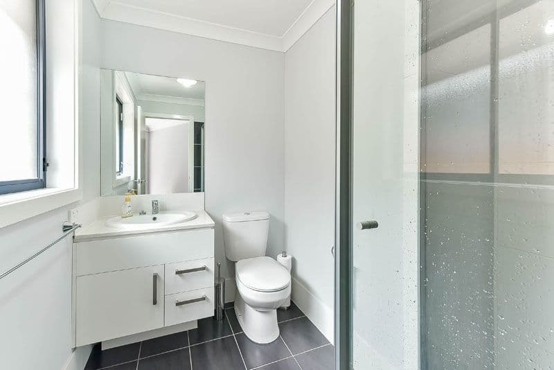 16 Lorimer Crescent, Elderslie - Thumbnail 3