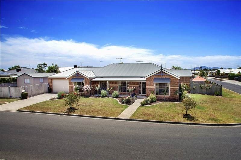 18 Greenleaf Drive, LARA VIC 3212, Lara - Image 1