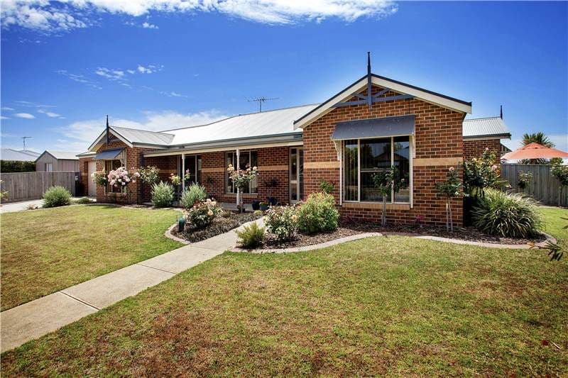 18 Greenleaf Drive, LARA VIC 3212, Lara - Thumbnail 2