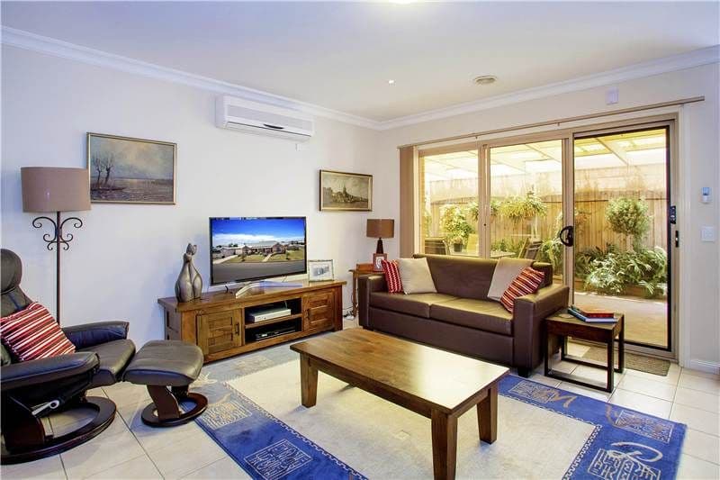 18 Greenleaf Drive, LARA VIC 3212, Lara - Thumbnail 3