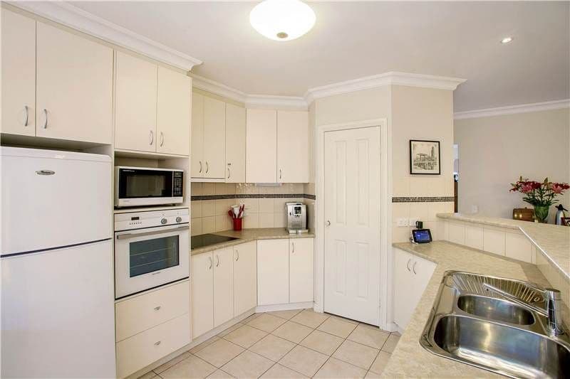 18 Greenleaf Drive, LARA VIC 3212, Lara - Thumbnail 4
