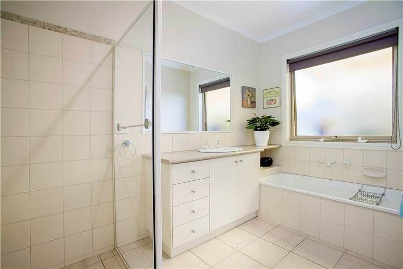 18 Greenleaf Drive, LARA VIC 3212, Lara - Thumbnail 8