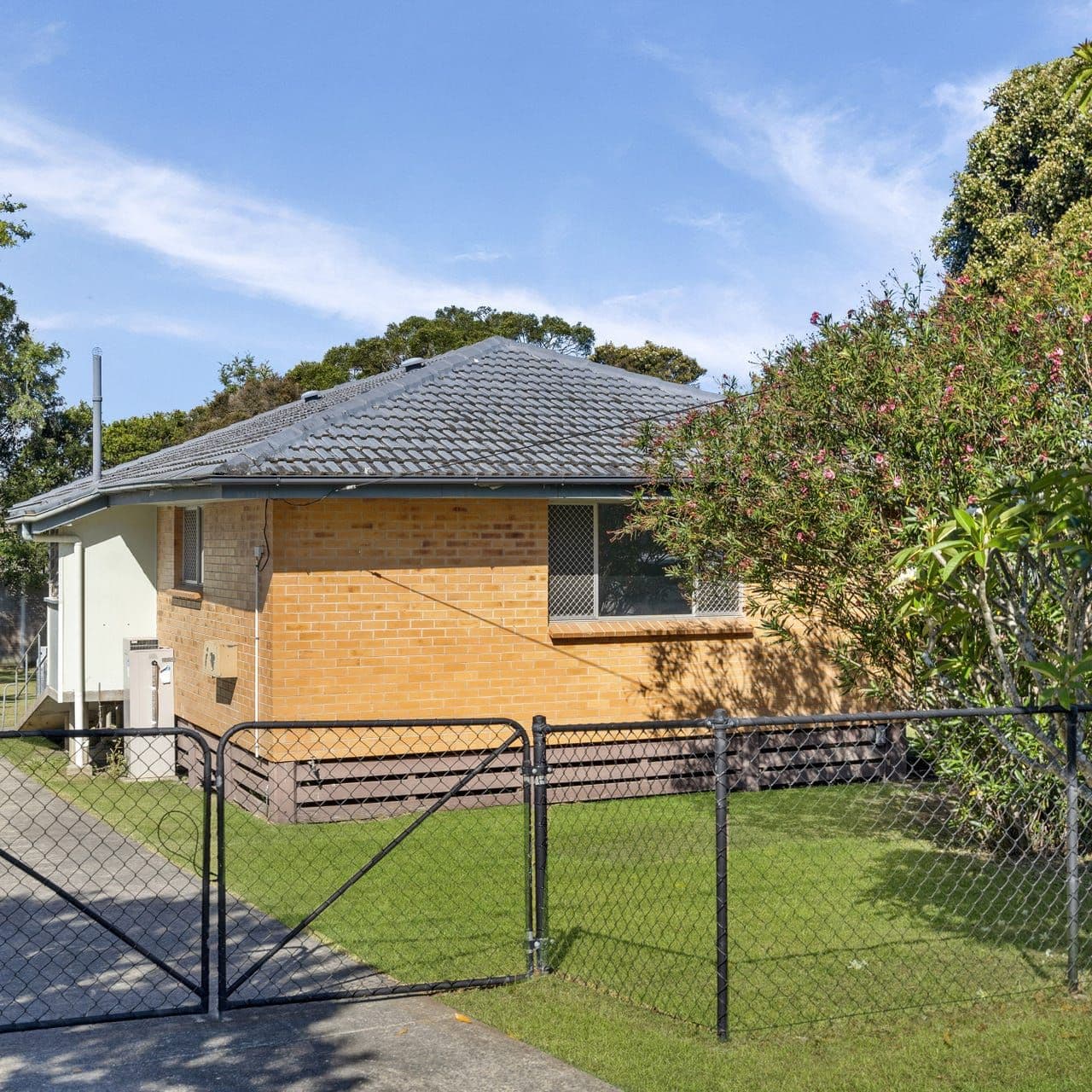 72 Jacaranda Avenue, Logan Central QLD 4114, Logan Central - Thumbnail 2