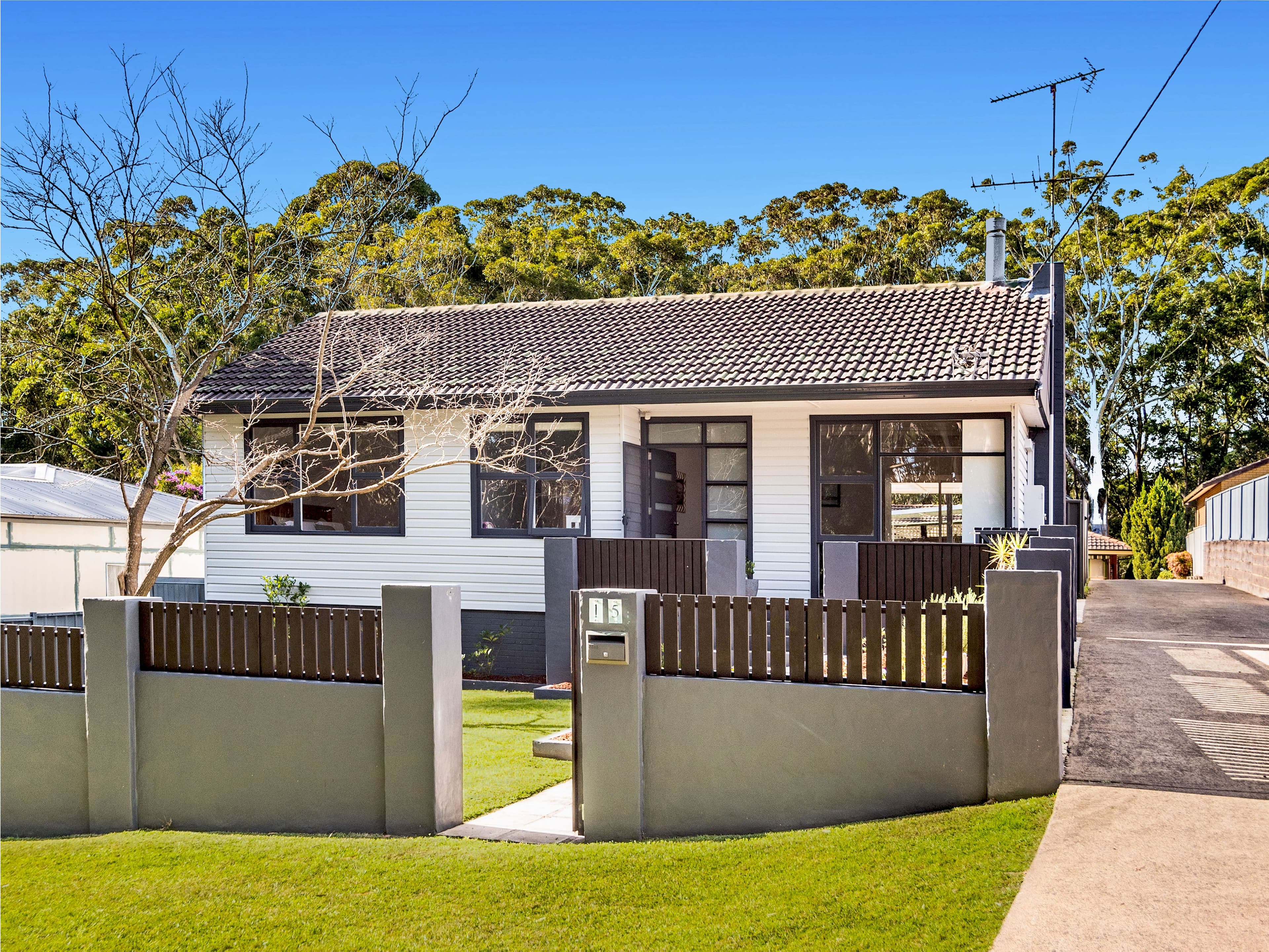 15 Undola Road, Helensburgh - Image 1