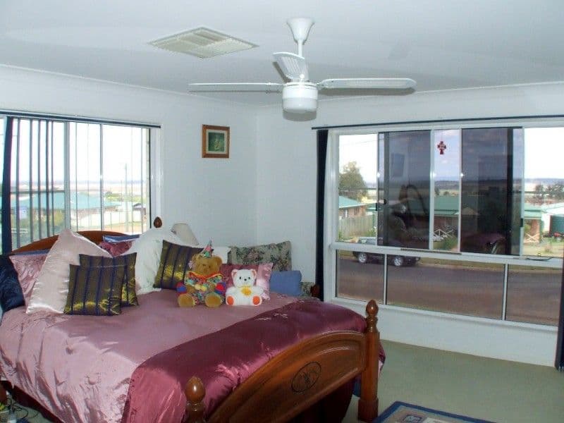 39 Windsor Circle, KINGAROY QLD 4610, Kingaroy - Thumbnail 2