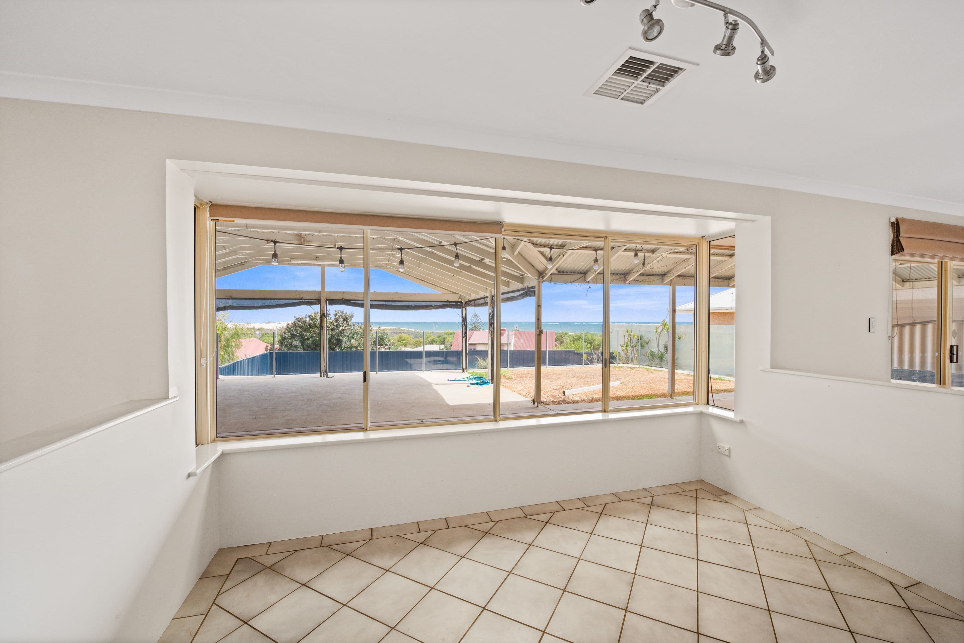 28 Bellimos Drive, Wandina WA 6530, Wandina - Thumbnail 7