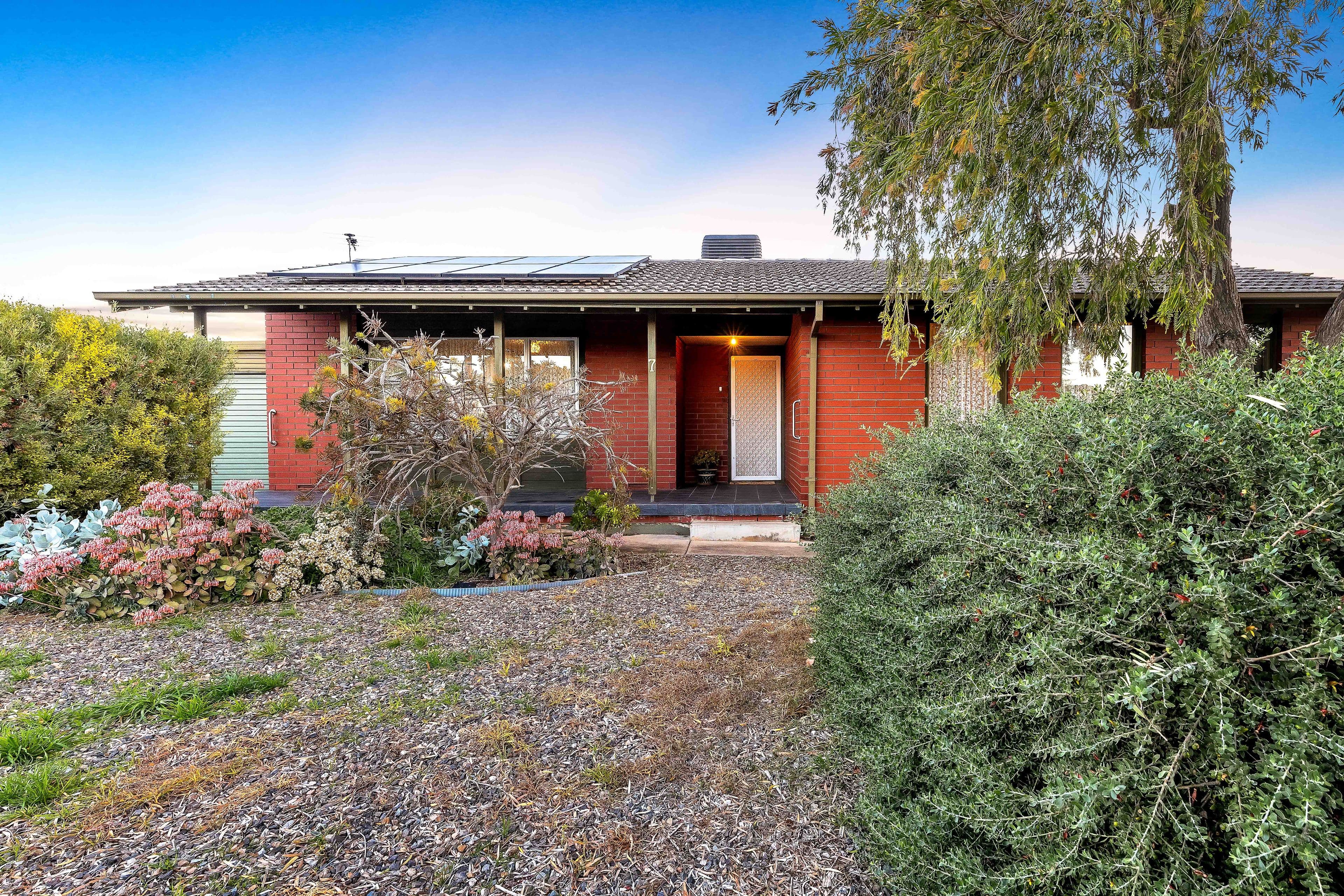 7 Gurumbi Crescent, Munno Para SA 5115, Munno Para - Thumbnail 2