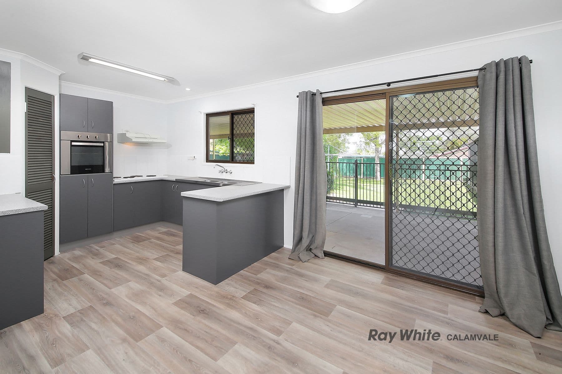 5 Pine Street, Hillcrest QLD 4118, Hillcrest - Thumbnail 4