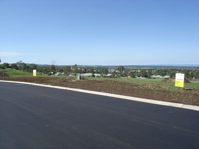 2 Wallum Close, KINGAROY QLD 4610, Kingaroy - Thumbnail 2