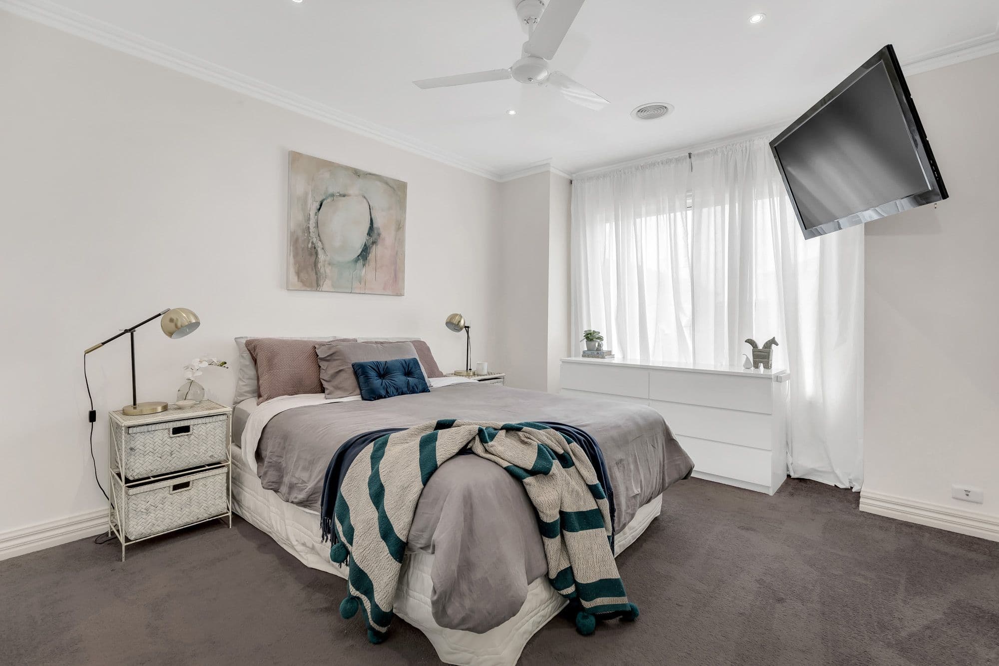 24 Riverside Avenue, Werribee VIC 3030, Werribee - Thumbnail 8