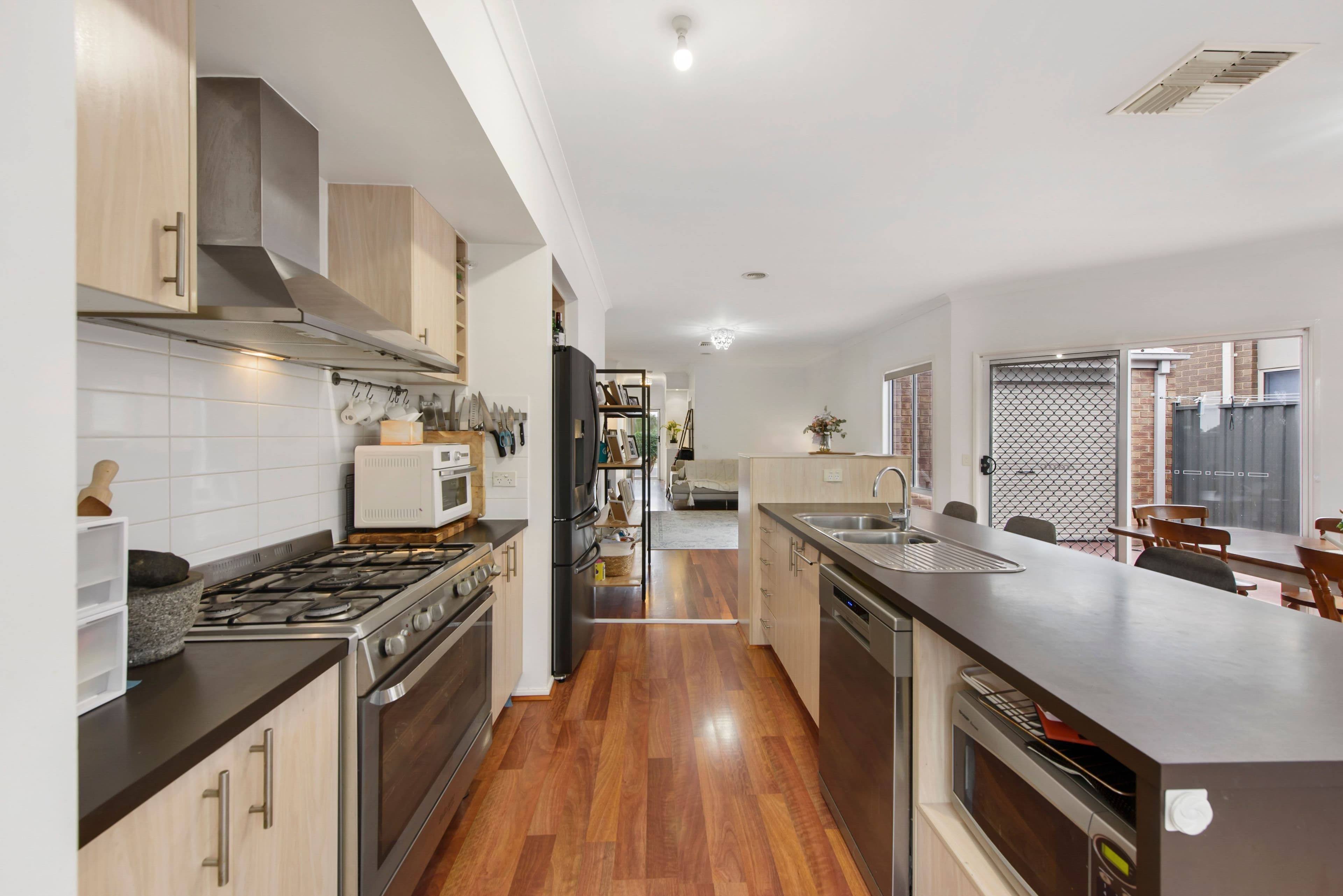 11 Glack Way, Caroline Springs VIC 3023, Caroline Springs - Thumbnail 2