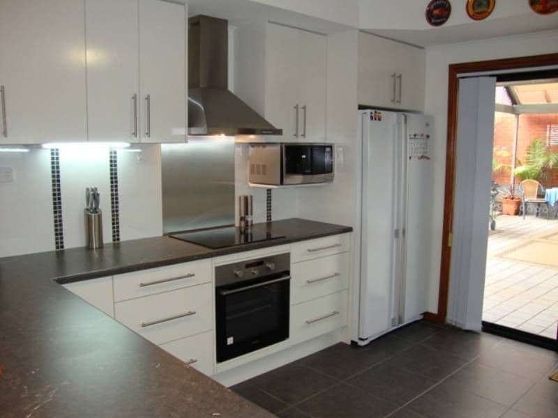 24 Rochester Drive, SALISBURY HEIGHTS SA 5109, Salisbury Heights - Thumbnail 2