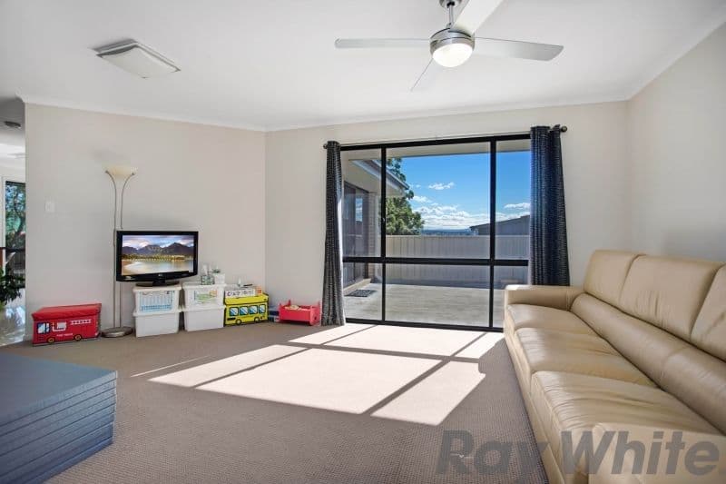 53 Laurie Drive, Raworth - Thumbnail 2