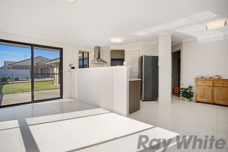 53 Laurie Drive, Raworth - Thumbnail 3