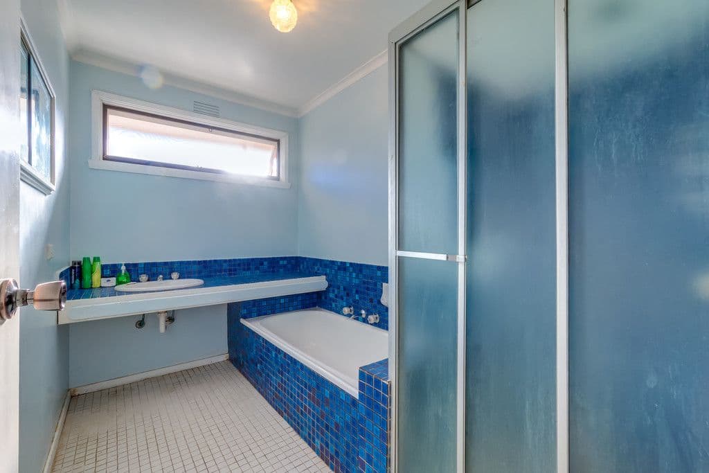 22 Edgar Street, Werribee VIC 3030, Werribee - Thumbnail 4