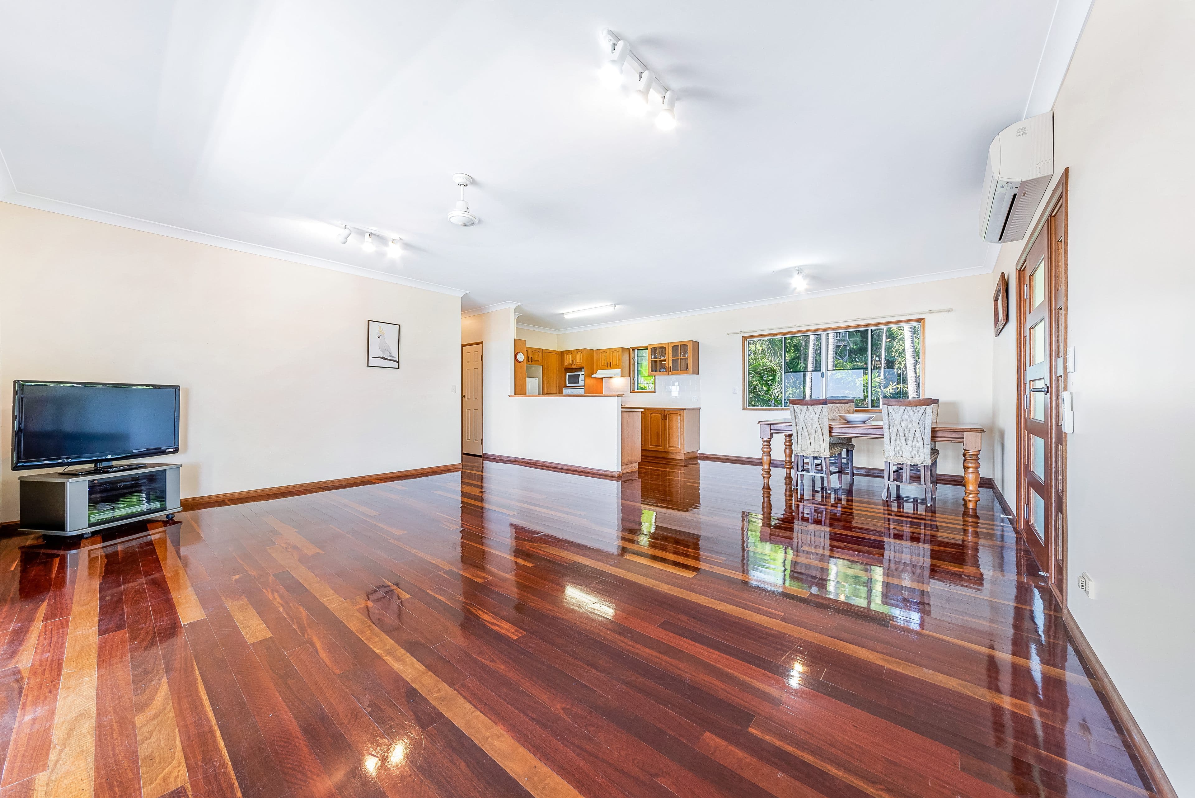 3 Gregory Court, Cannonvale QLD 4802, Cannonvale - Thumbnail 2