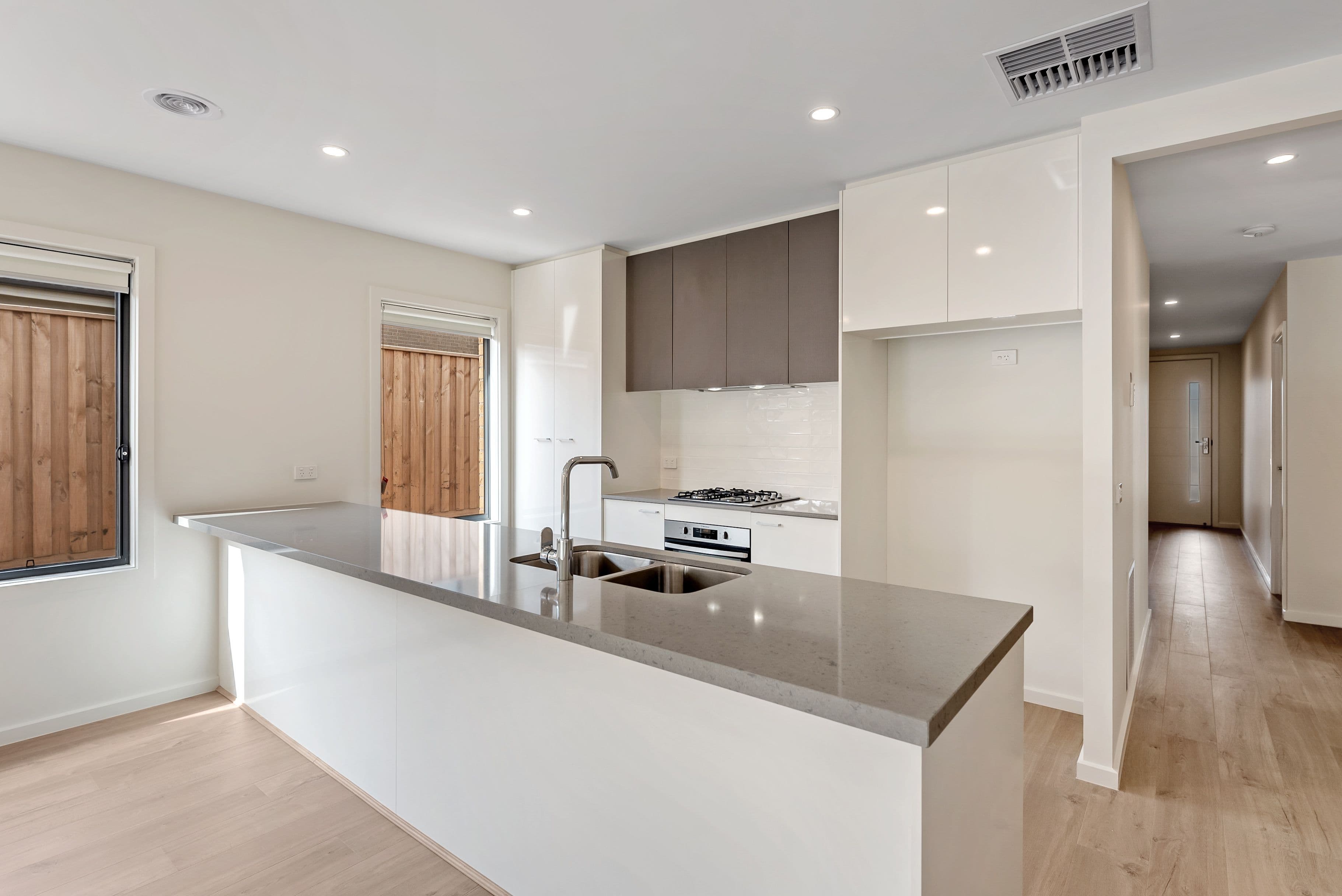 901/15 Garrigarrang Avenue, KOGARAH NSW 2217, Kogarah - Thumbnail 3