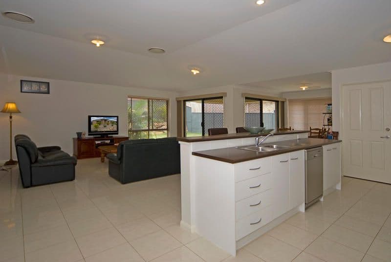 11 Macswiney Street, COLLINGWOOD PARK QLD 4301, Collingwood Park - Thumbnail 4