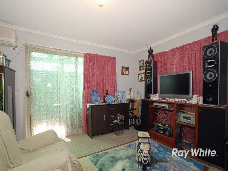 10 Orlit Close, CRANBOURNE VIC 3977, Cranbourne North - Thumbnail 3