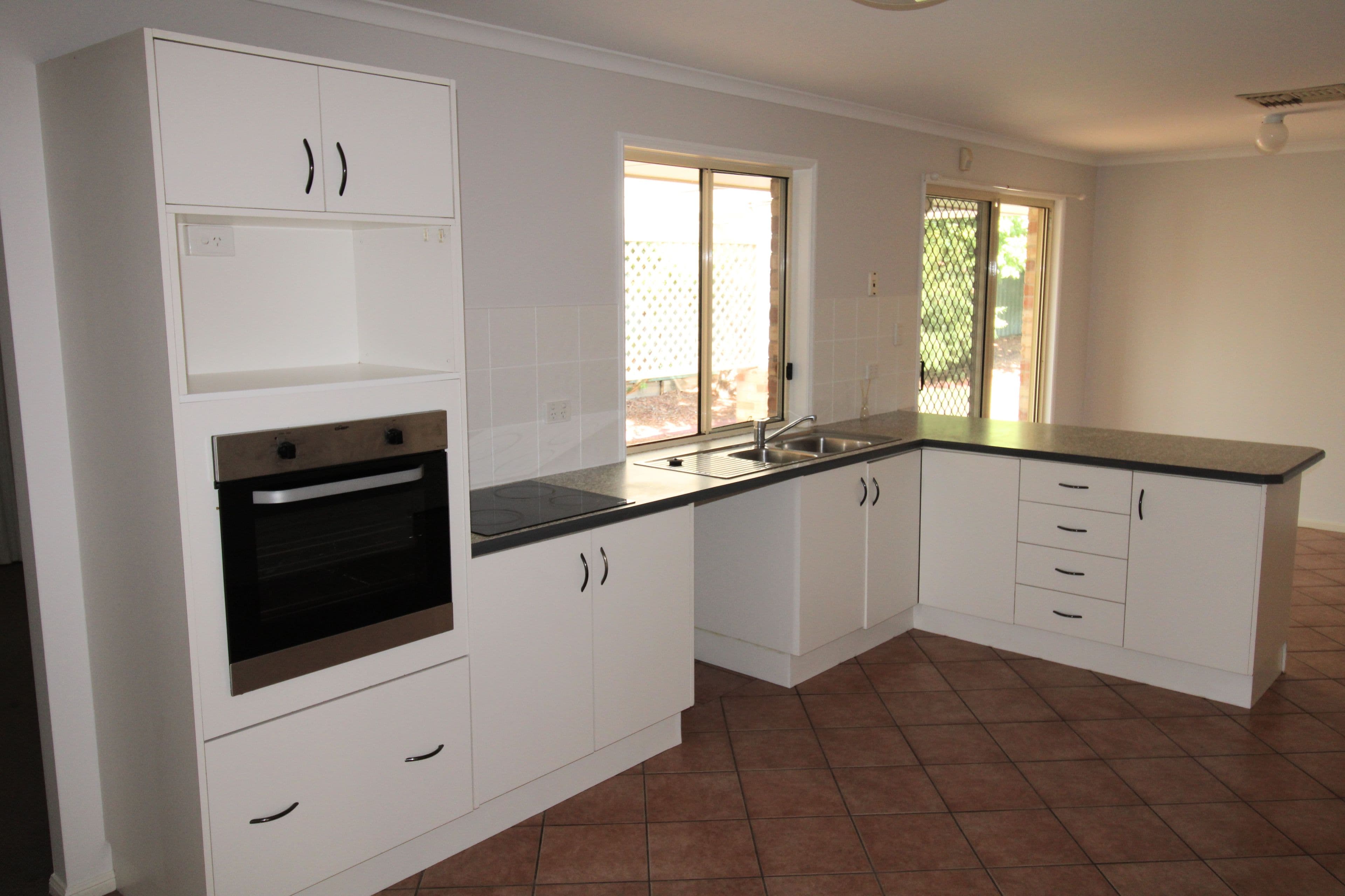 15 whitchurch Road, Emerald QLD 4720, Emerald - Thumbnail 2