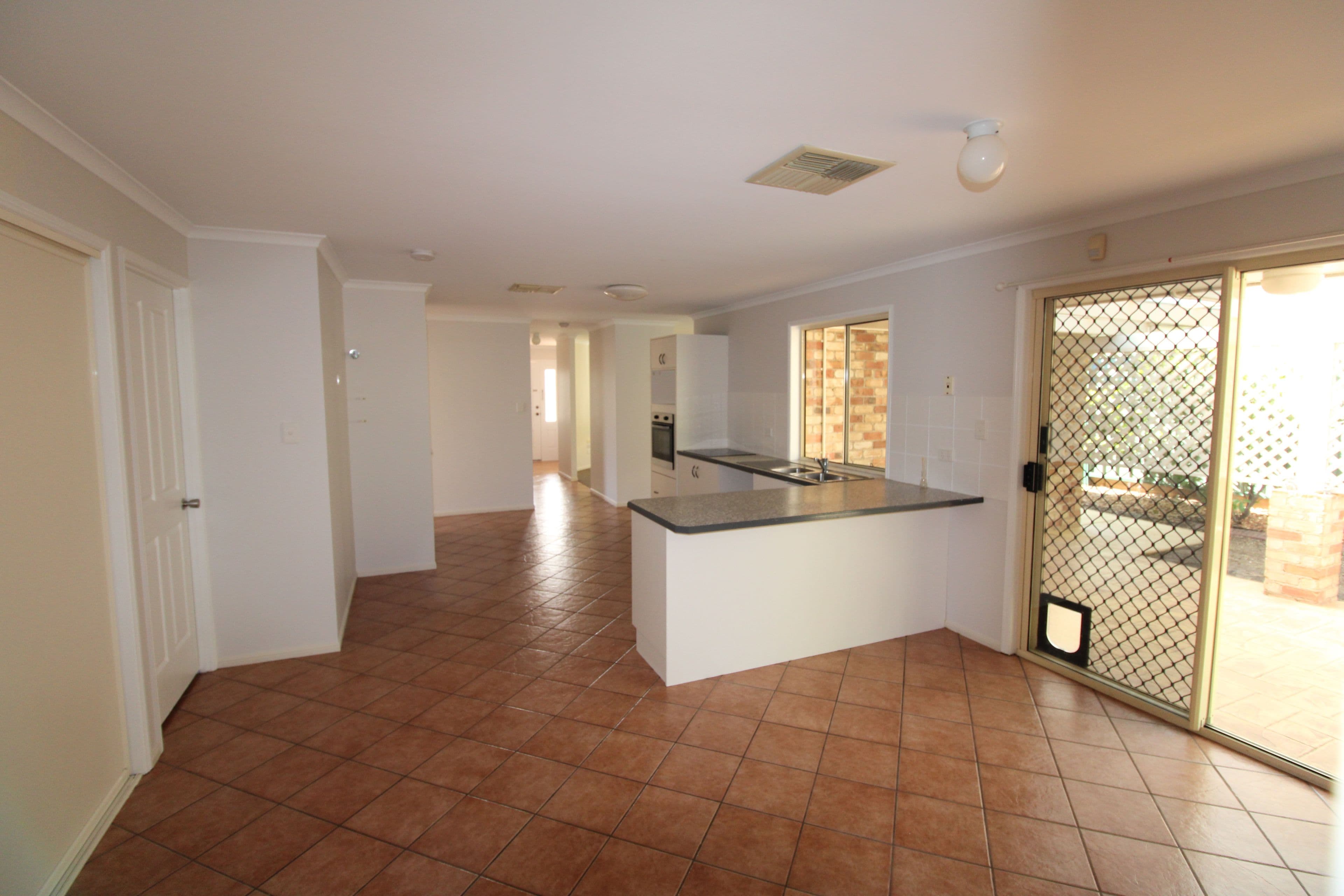 15 whitchurch Road, Emerald QLD 4720, Emerald - Thumbnail 4