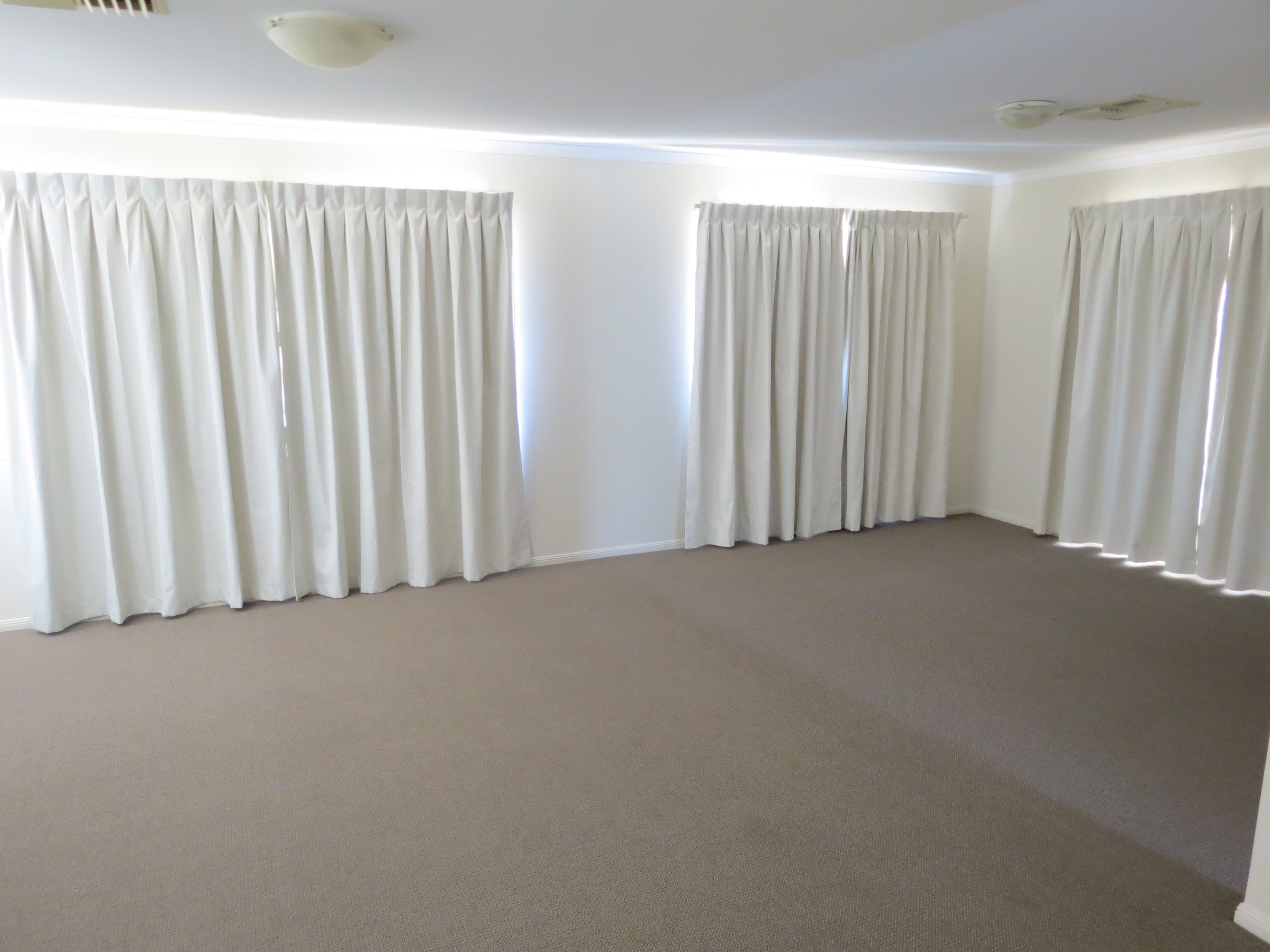 15 whitchurch Road, Emerald QLD 4720, Emerald - Thumbnail 5