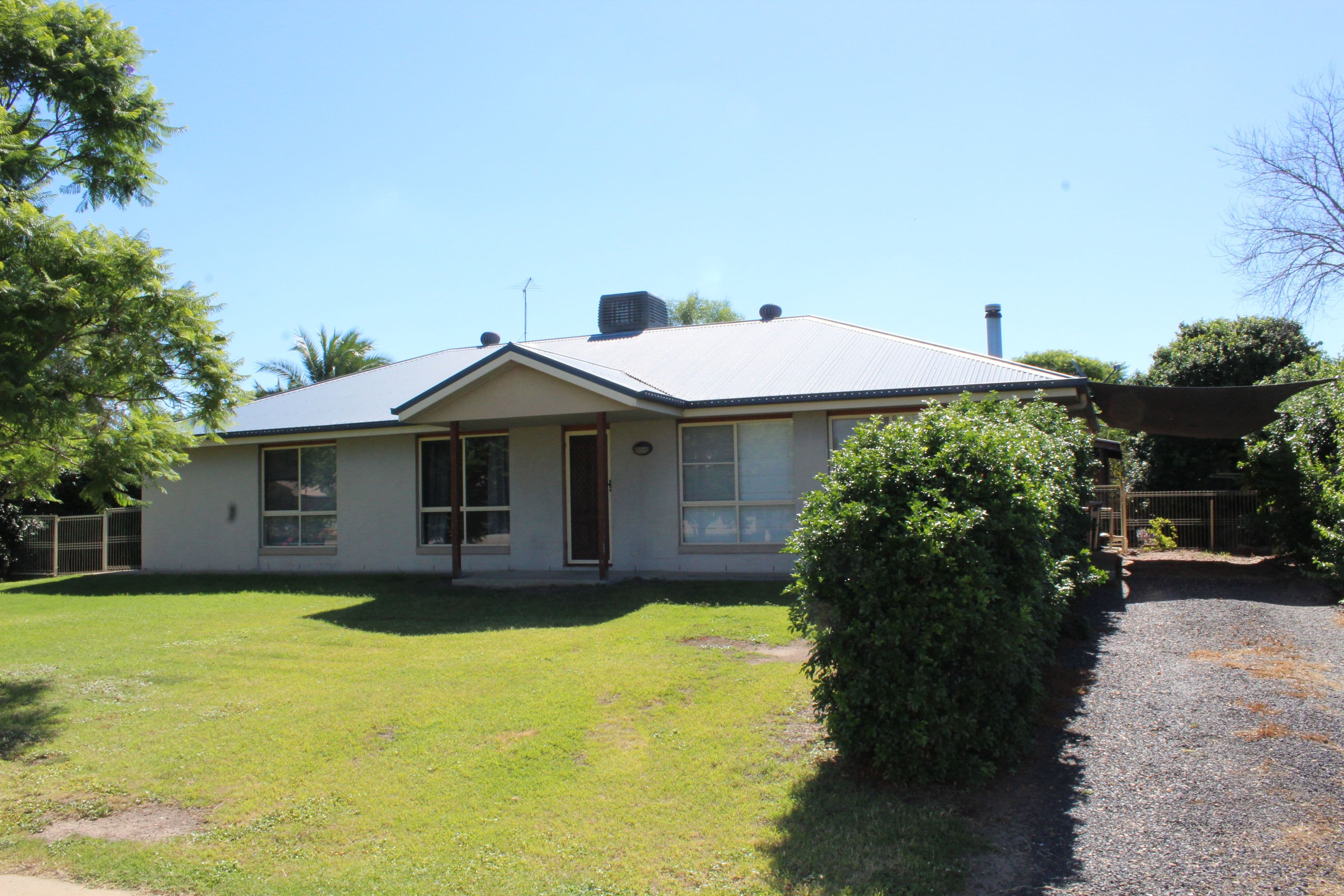 81 Frideswide, Goondiwindi QLD 4390, Goondiwindi - Thumbnail 2