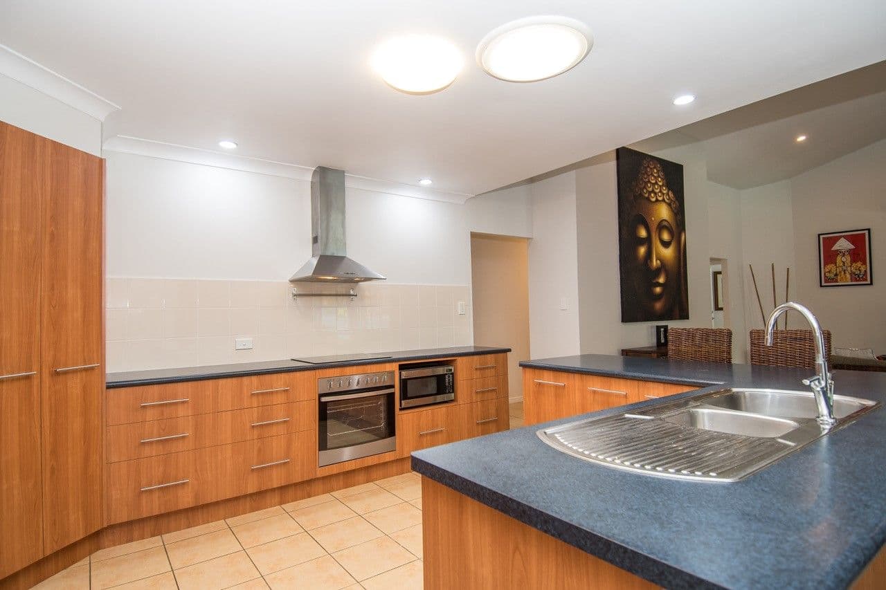 6 Deal Cove, Arundel QLD 4214, Arundel - Thumbnail 5