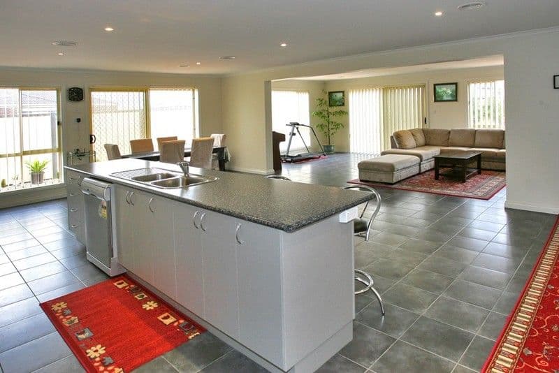31 San Sebastion Drive, POINT COOK VIC 3030, Point Cook - Thumbnail 2