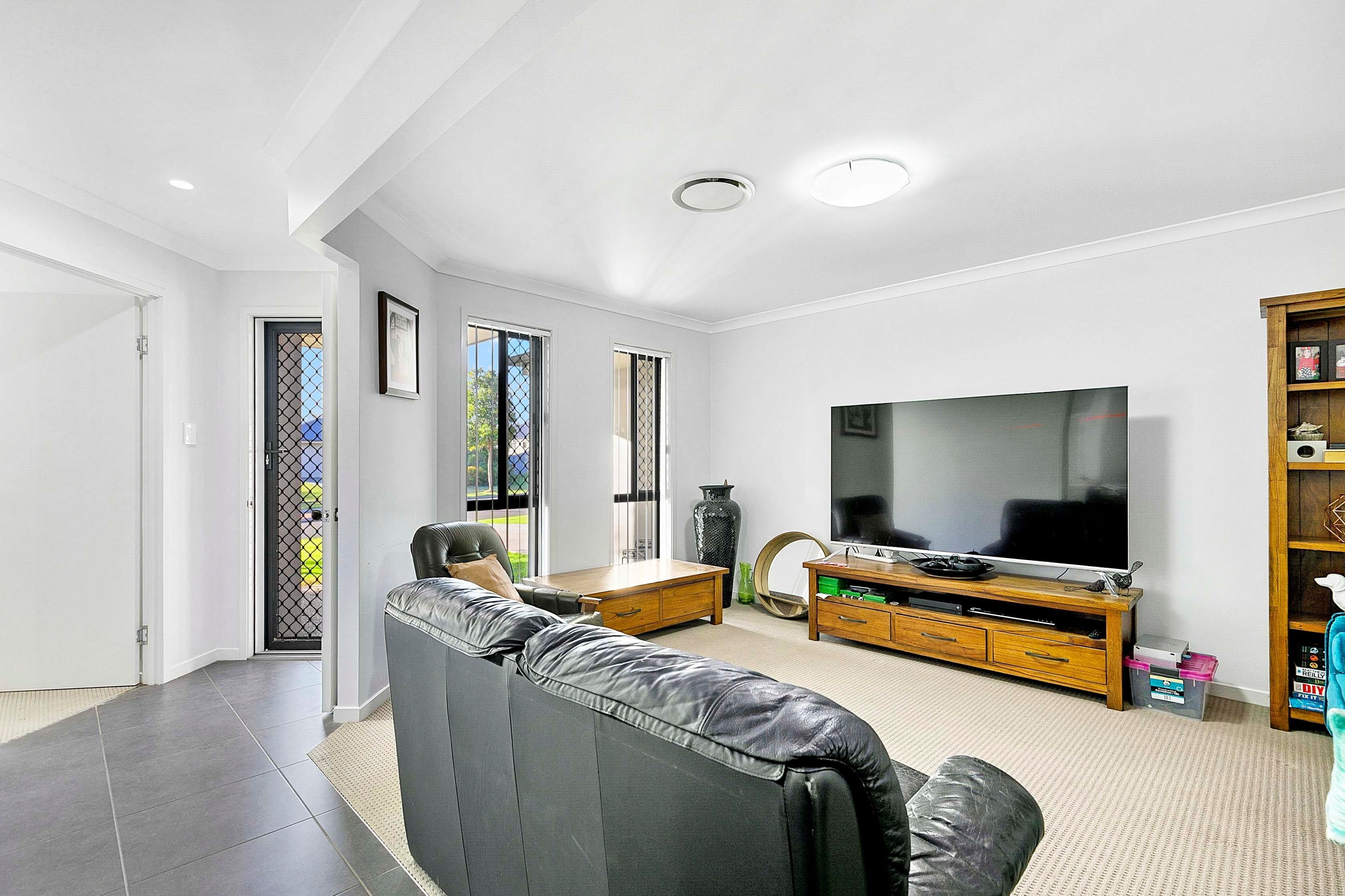 10 Serene Way, Wondunna QLD 4655, Wondunna - Thumbnail 2