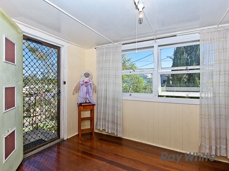 11 Crawford Avenue, Stafford QLD 4053, Stafford - Thumbnail 2
