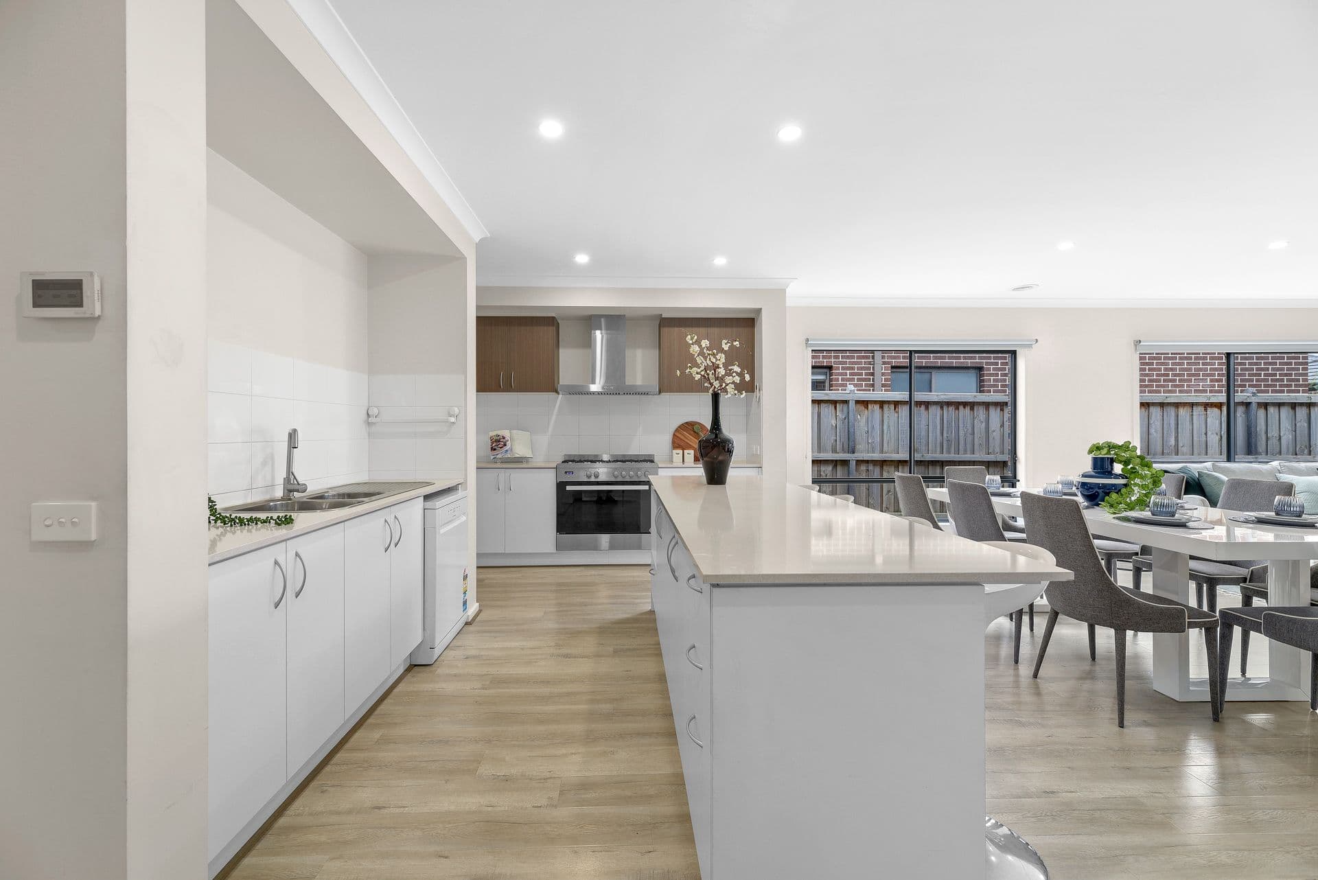 9 Mcnaughton Crescent, Berwick VIC 3806, Berwick - Thumbnail 5