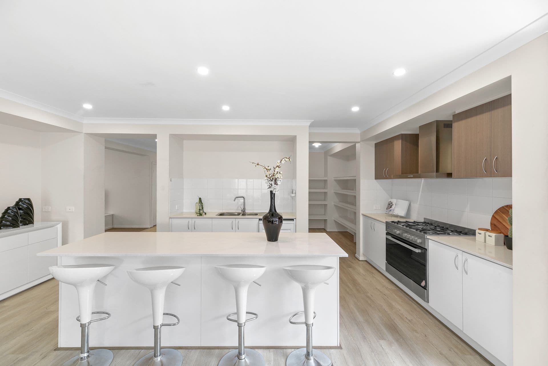 9 Mcnaughton Crescent, Berwick VIC 3806, Berwick - Thumbnail 6