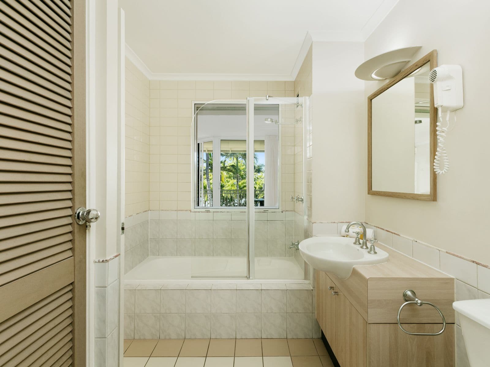 49 Vasey Esplanade, Trinity Beach QLD 4879, Trinity Beach - Thumbnail 4