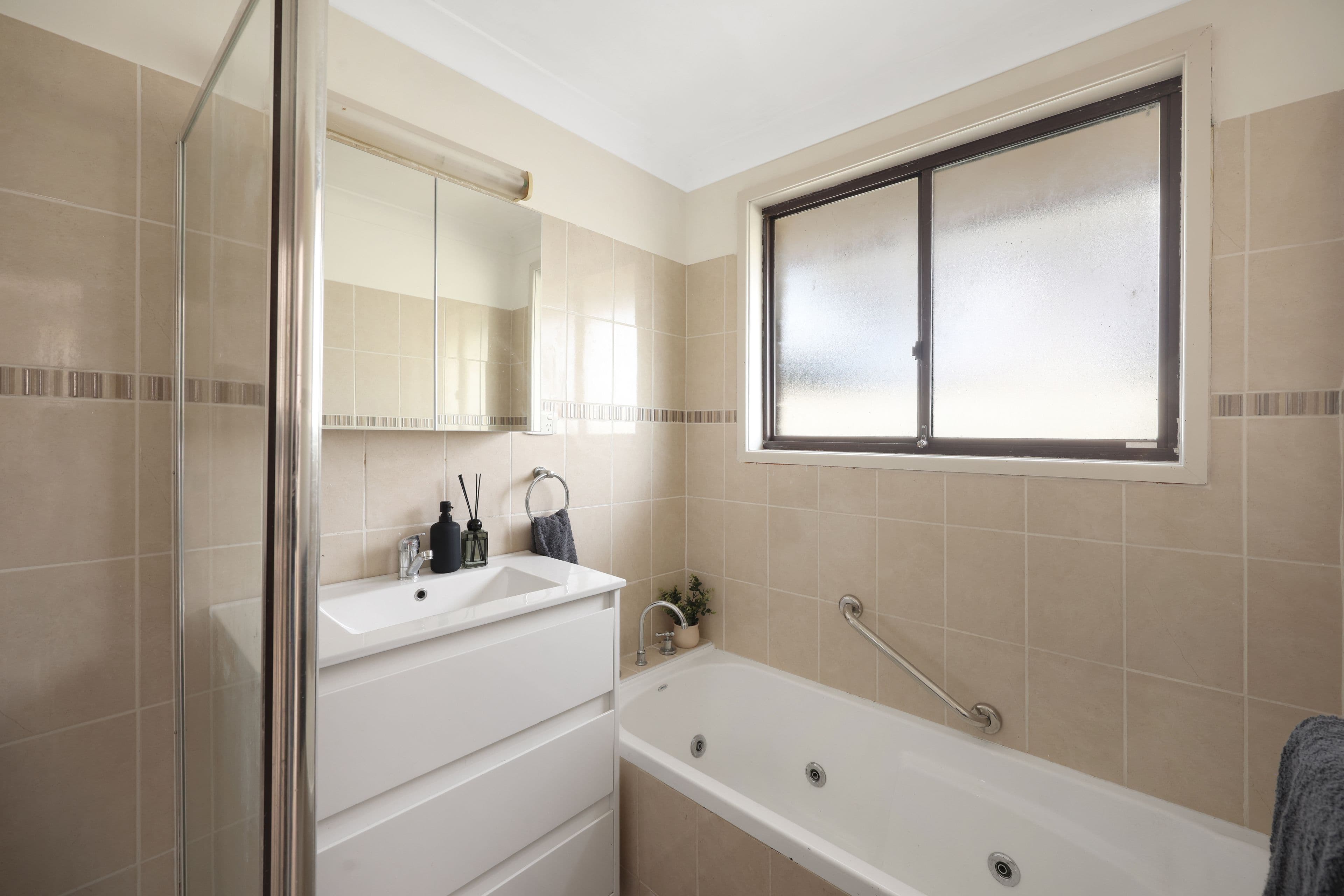 37 Dora Street, Hill Top NSW 2575, Hill Top - Thumbnail 6