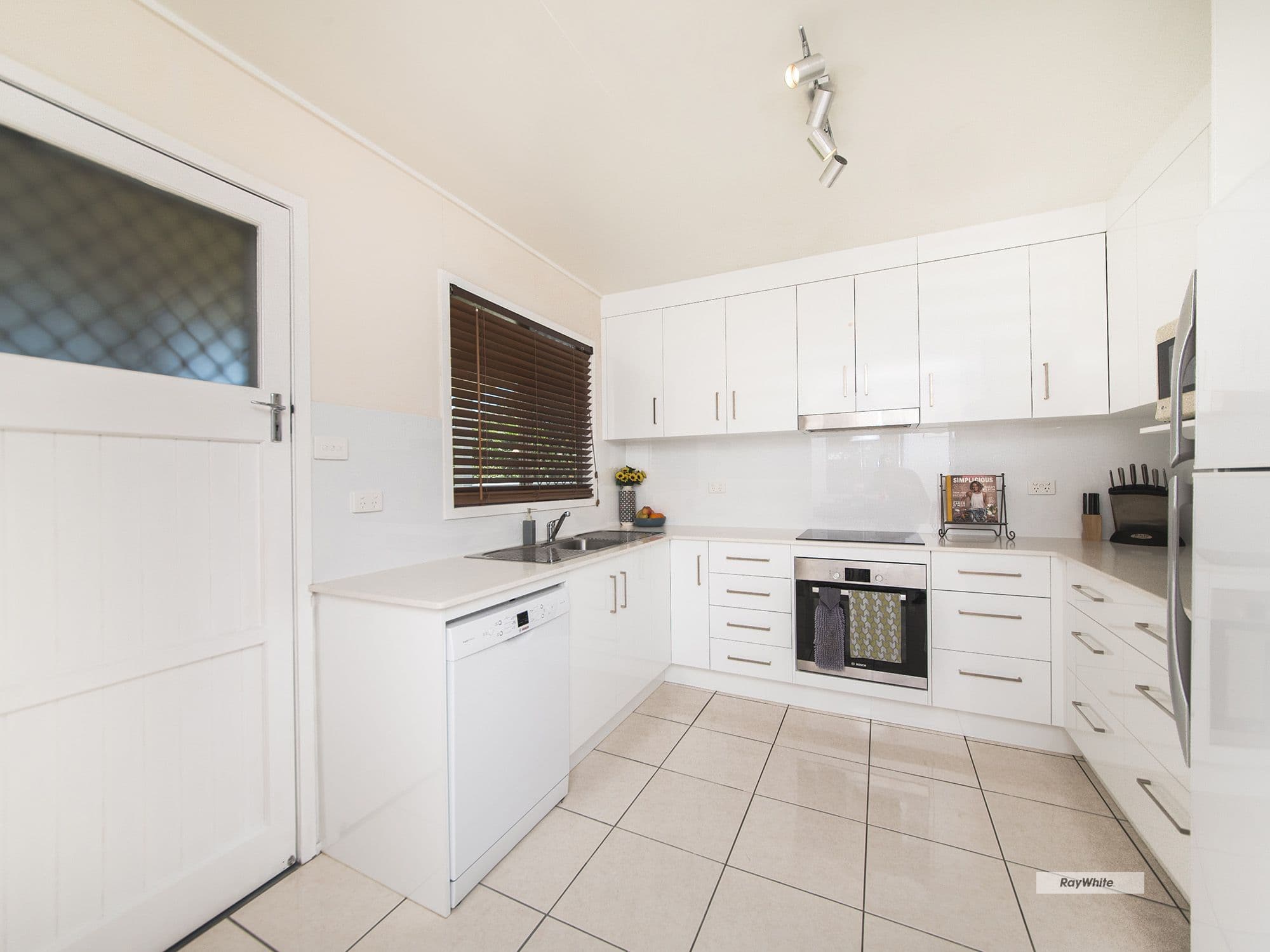 45 Menzies Street, Park Avenue QLD 4701, Park Avenue - Thumbnail 2