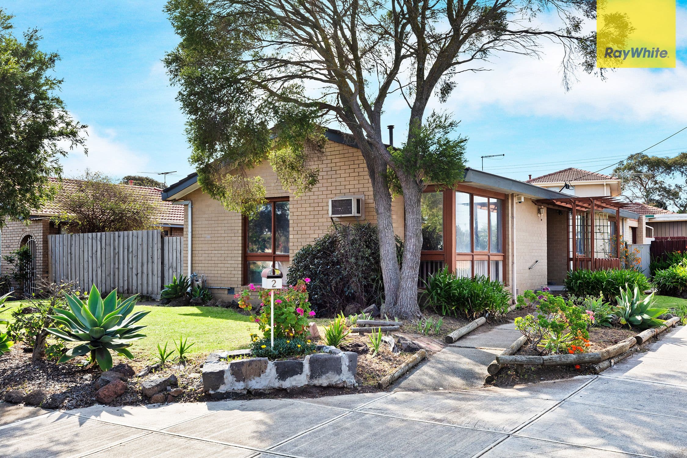 2 Meadowbank Court, Kings Park VIC 3021, Kings Park - Image 1