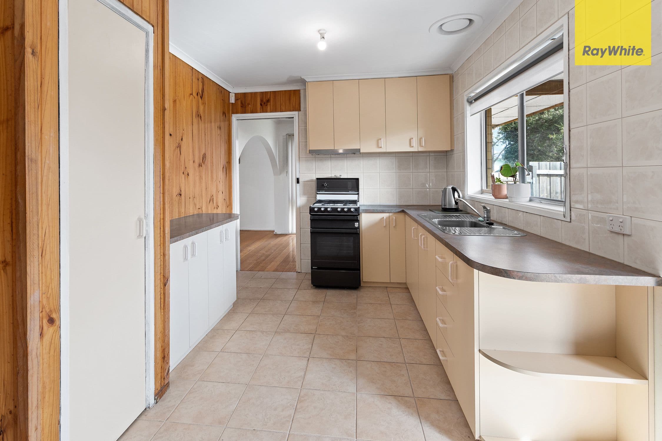 2 Meadowbank Court, Kings Park VIC 3021, Kings Park - Thumbnail 5