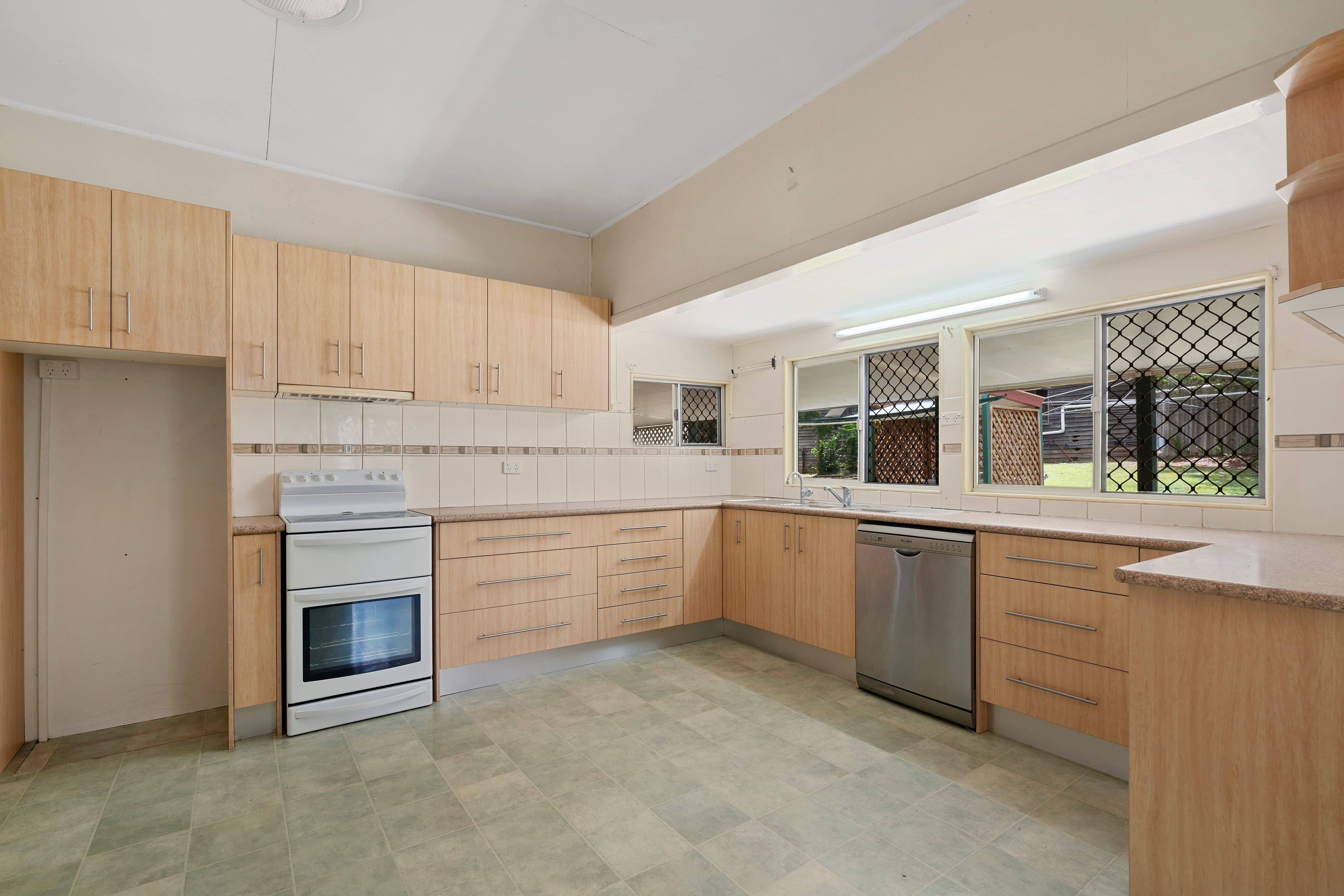 26 Rose Street, Kilcoy QLD 4515, Kilcoy - Thumbnail 3