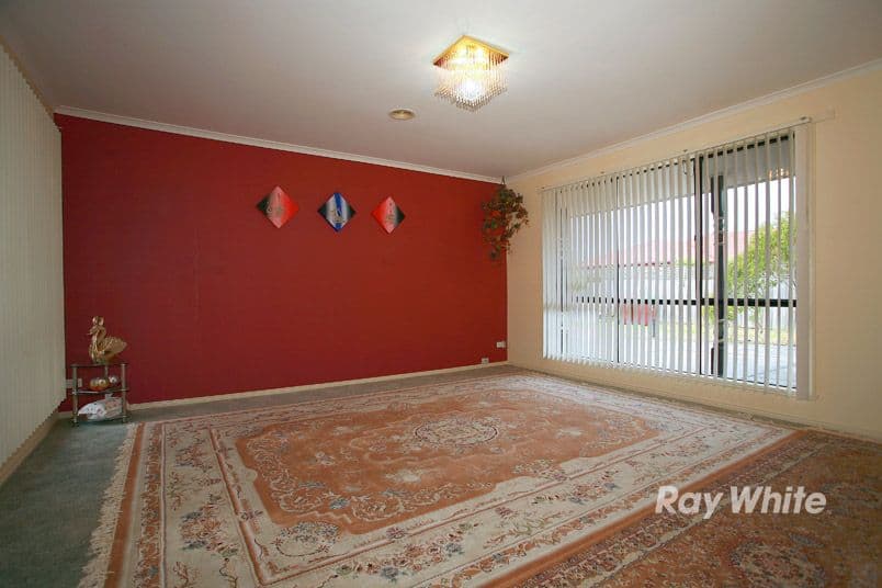 19 Chatham Close, CRANBOURNE EAST VIC 3977, Cranbourne East - Thumbnail 2