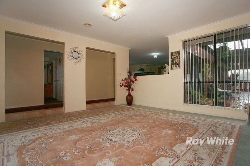19 Chatham Close, CRANBOURNE EAST VIC 3977, Cranbourne East - Thumbnail 5