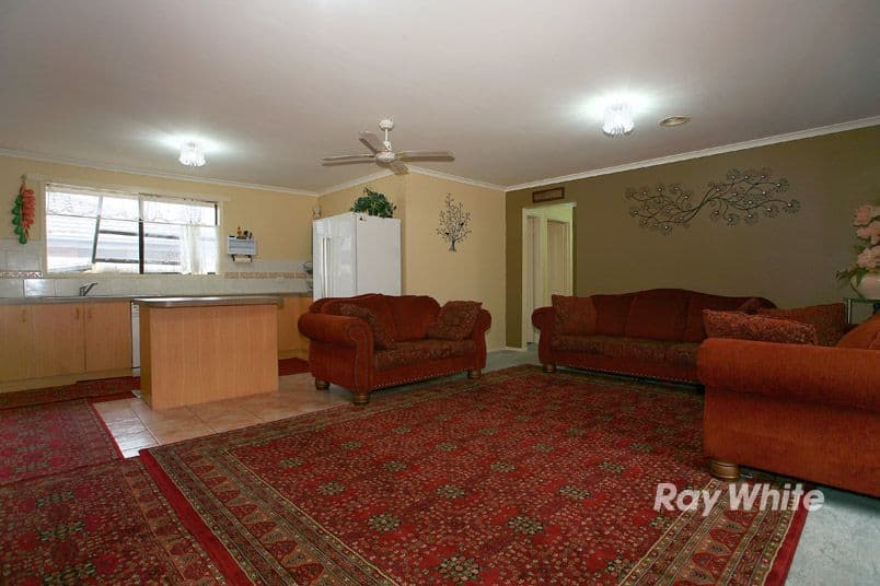 19 Chatham Close, CRANBOURNE EAST VIC 3977, Cranbourne East - Thumbnail 8