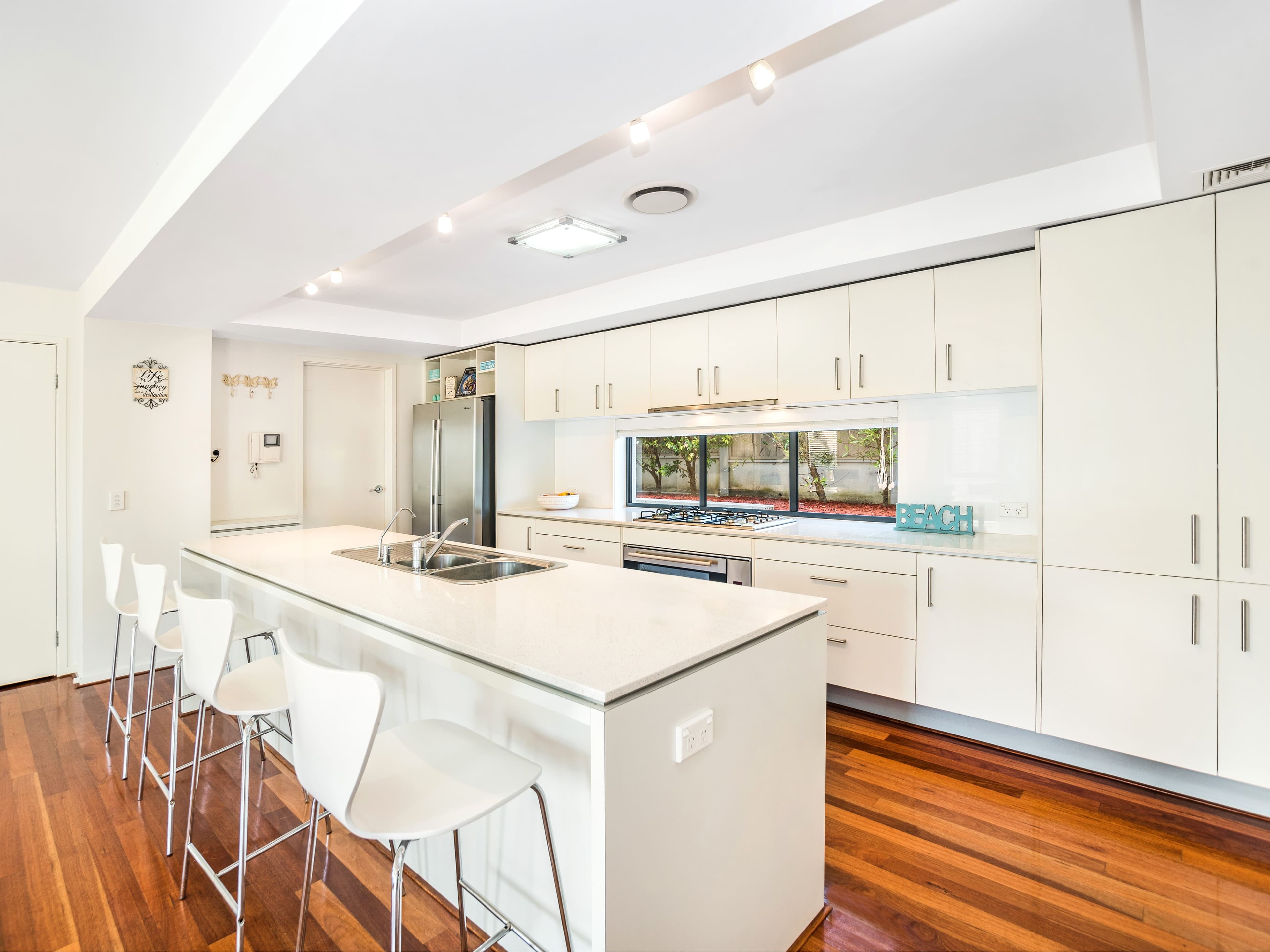 22 Frances Street, Helensburgh - Thumbnail 2