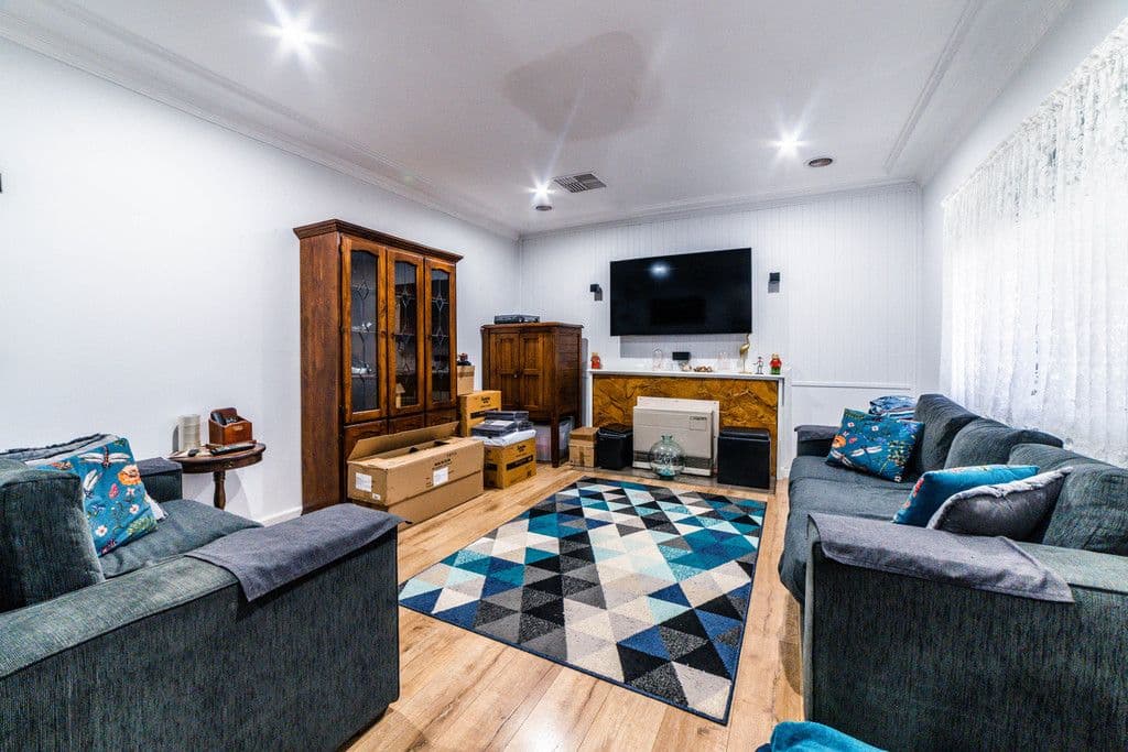 9 Longmore Street, Kangaroo Flat VIC 3555, Kangaroo Flat - Thumbnail 2