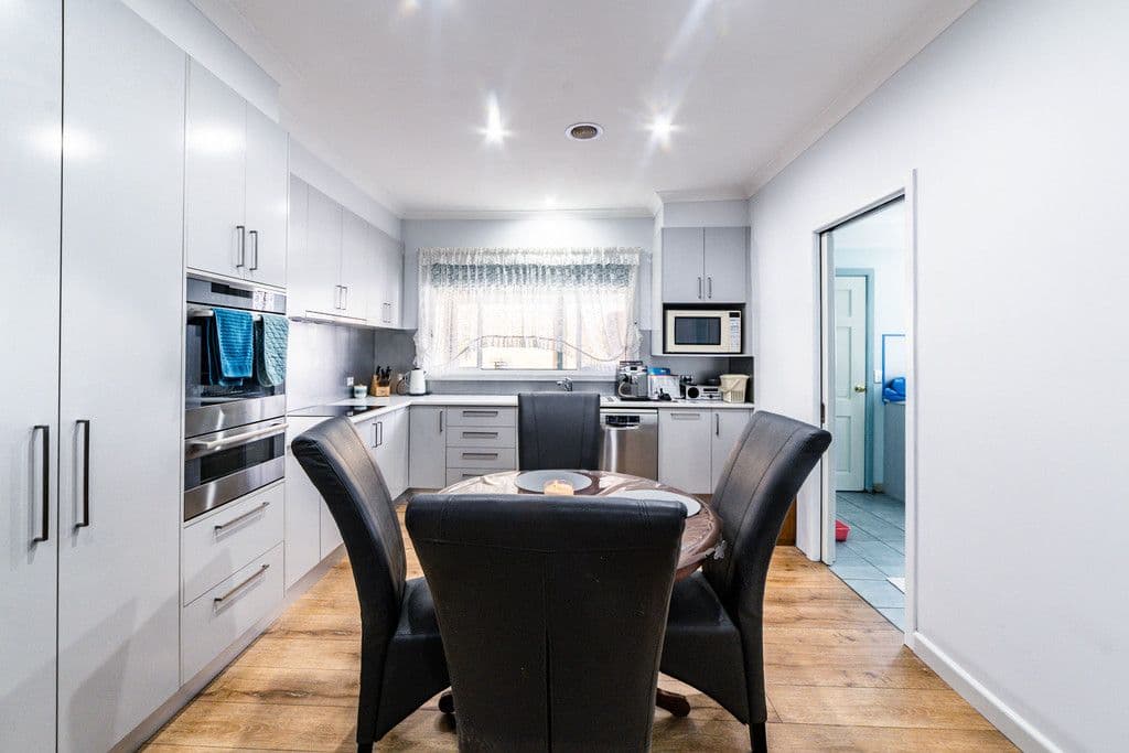 9 Longmore Street, Kangaroo Flat VIC 3555, Kangaroo Flat - Thumbnail 3