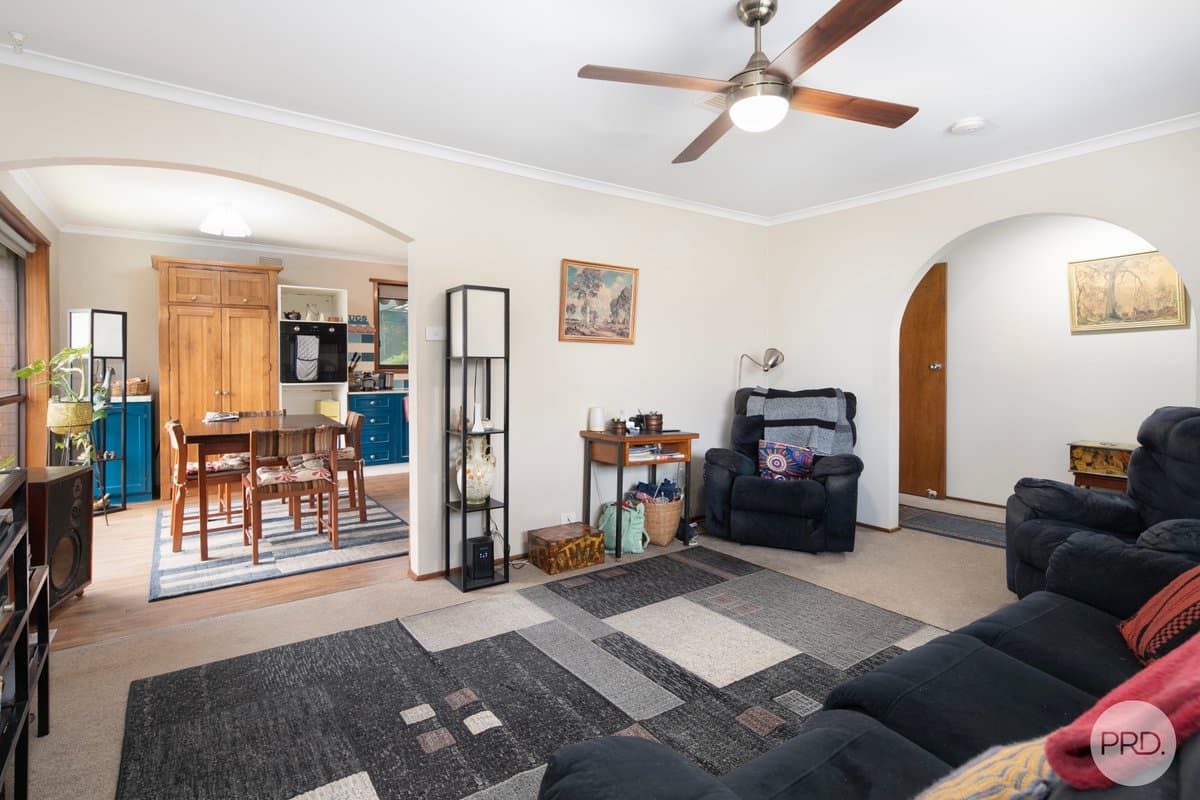 4 Hinkler Avenue, SEBASTOPOL VIC 3356, Sebastopol Property Image - Thumbnail 2