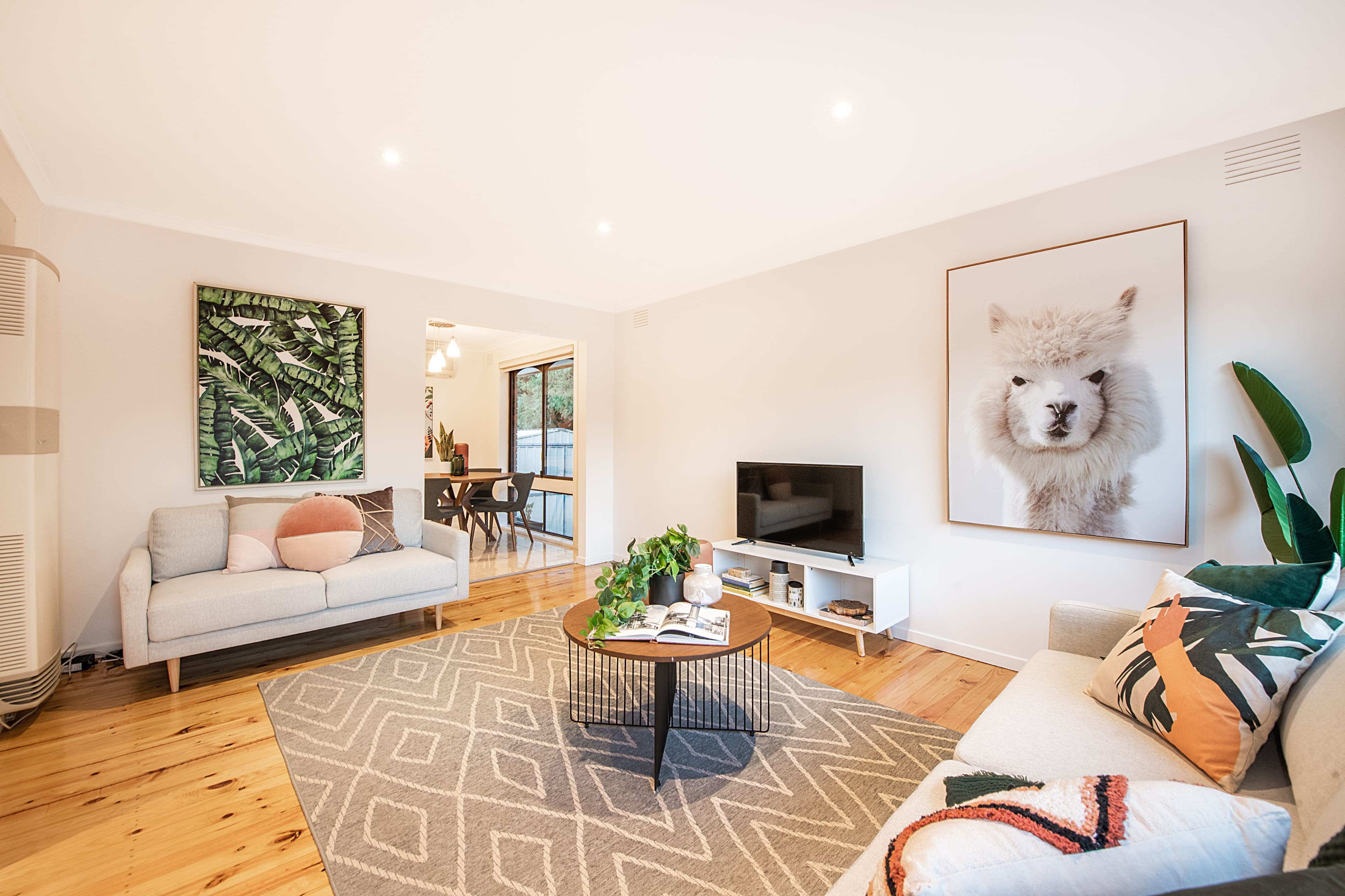 18 Renwick Road, Ferntree Gully VIC 3156, Ferntree Gully - Thumbnail 2